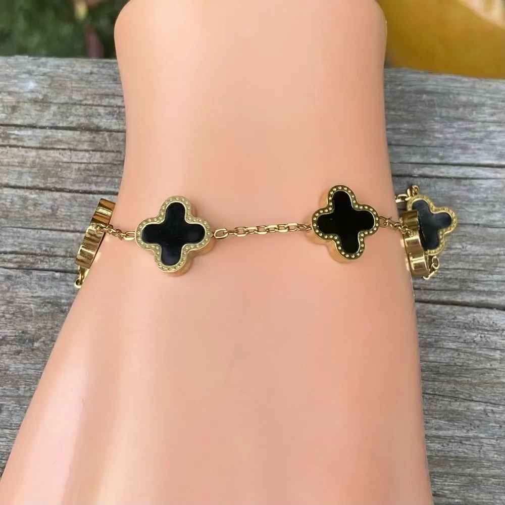 New Unbranded Black and Gold Clover Bracelet. NWOT!